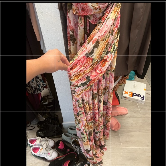 Sienna one sleeve gown by Bronx and Banco - Size Medium // Brand New, never worn - Picture 7 of 11